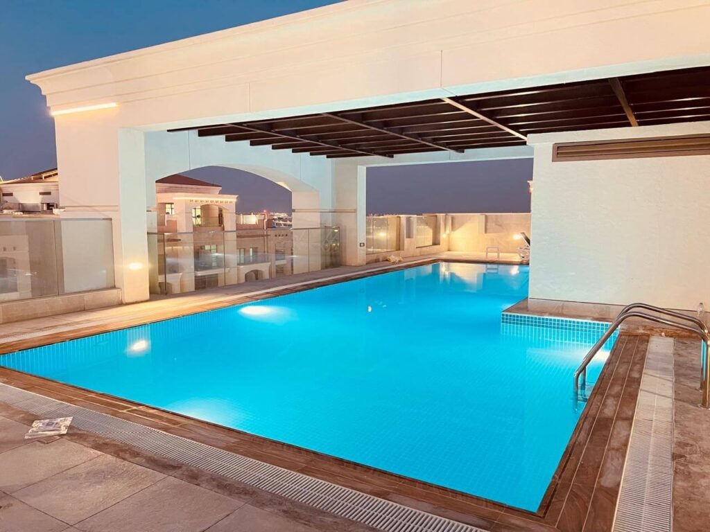 Lagoon-Style Freeform pool construction Dubai villa